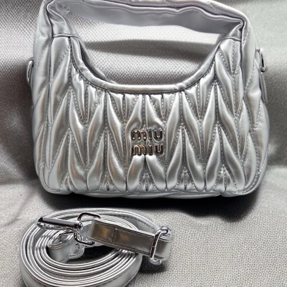 ❤️❤️SOLD❤️❤️Fashion Metallic Silver Mini Bag